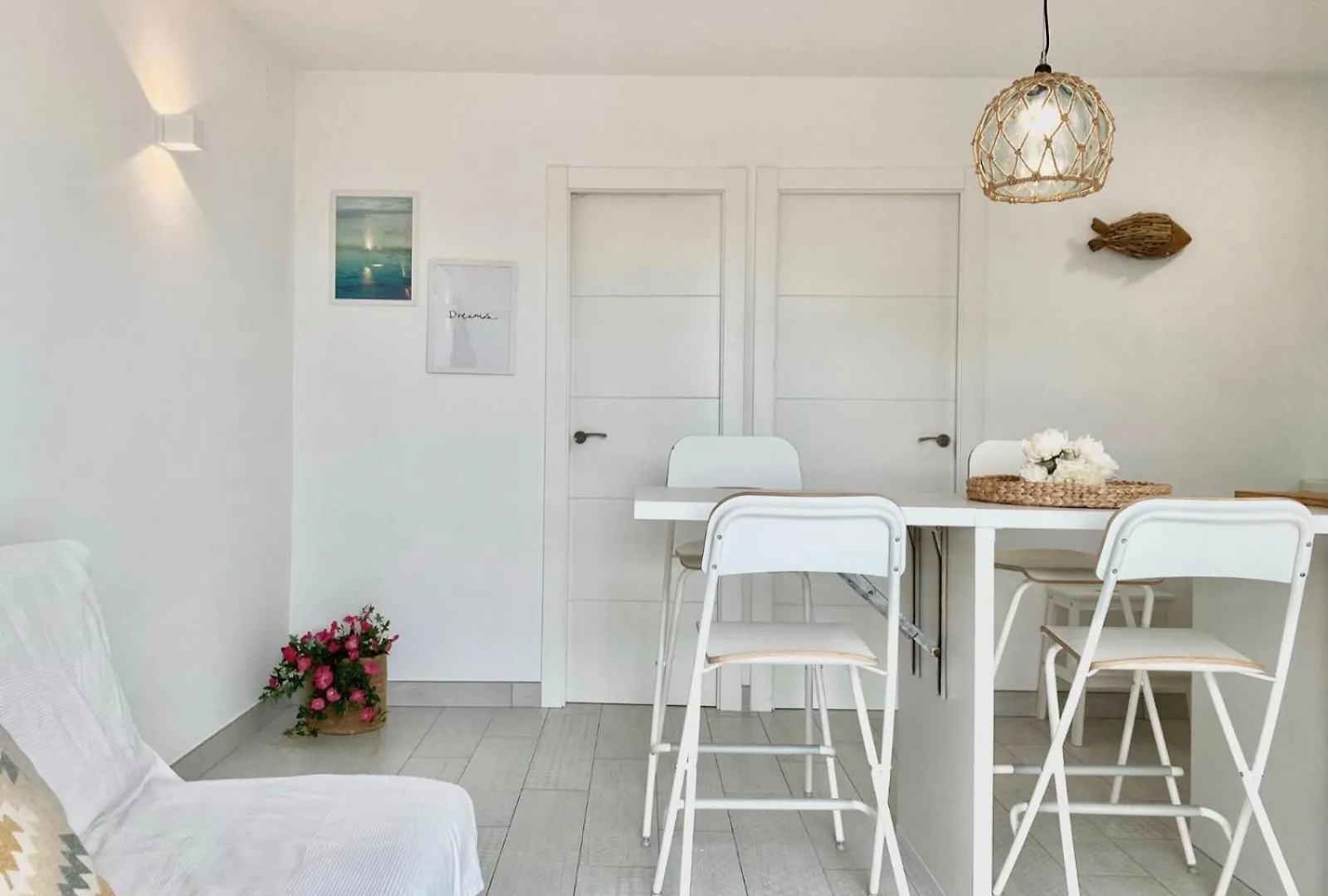 Lloguer30 White Home, Terrace With Views, Close To The Beach Sant Feliu de Guíxols 0*,  Španělsko